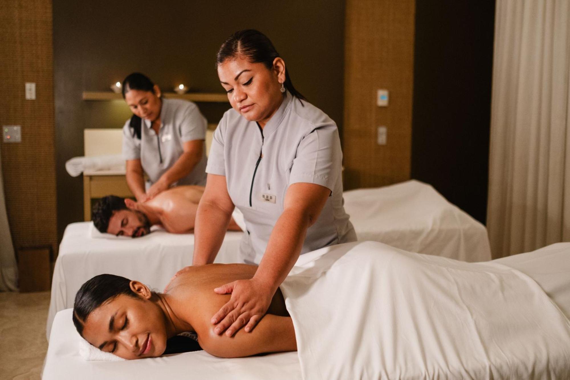 Hotel Paracas, A Luxury Collection Resort, Paracas Eksteriør bilde Massage therapists at work