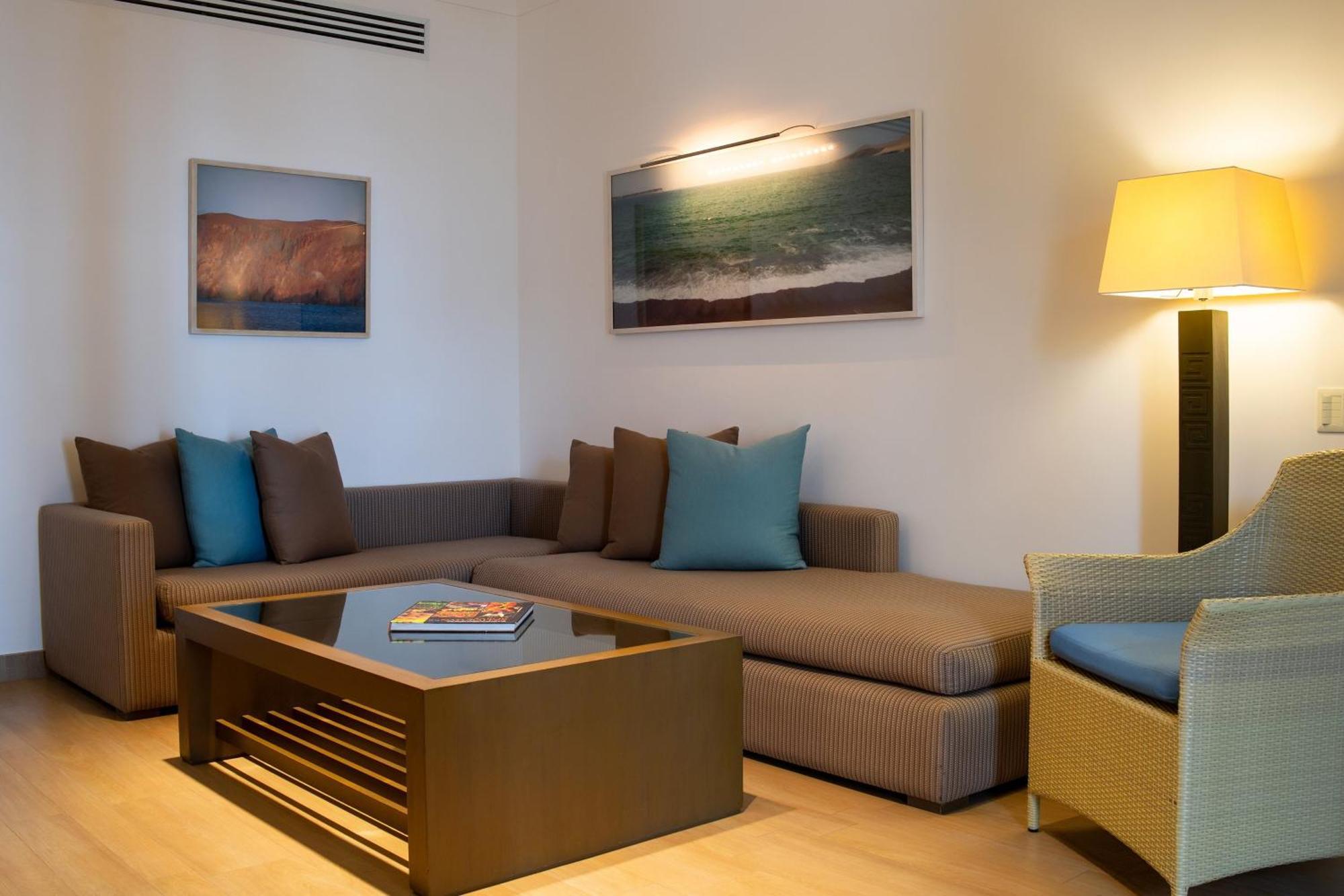 Hotel Paracas, A Luxury Collection Resort, Paracas Eksteriør bilde A living room at the resort